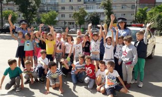 Polițiștii fac educație în trafic în trafic la Cluj. I-au pus pe șoferi și pietoni să poarte ochelari de bețiv sau drogat