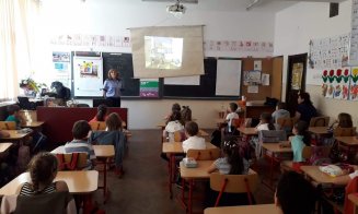Polițiștii fac educație în trafic în trafic la Cluj. I-au pus pe șoferi și pietoni să poarte ochelari de bețiv sau drogat