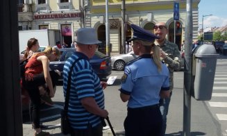 Polițiștii fac educație în trafic în trafic la Cluj. I-au pus pe șoferi și pietoni să poarte ochelari de bețiv sau drogat