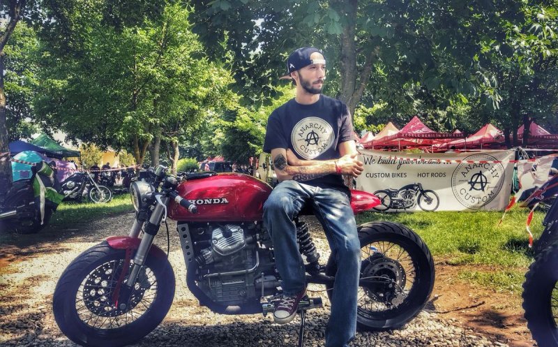 Motocicletă "tunată" de 10.000 de euro, la festivalul bikerilor din Cluj