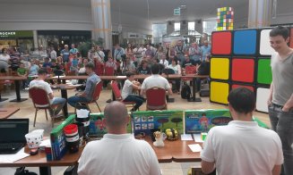 Maeștrii cubului magic s-au duelat la Cluj