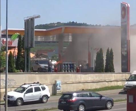 Decepţie în dragoste. Ipoteza anchetatorilor în cazul bărbatului care şi-a dat foc într-o benzinărie din Cluj. Ultimul mesaj postat pe Facebook