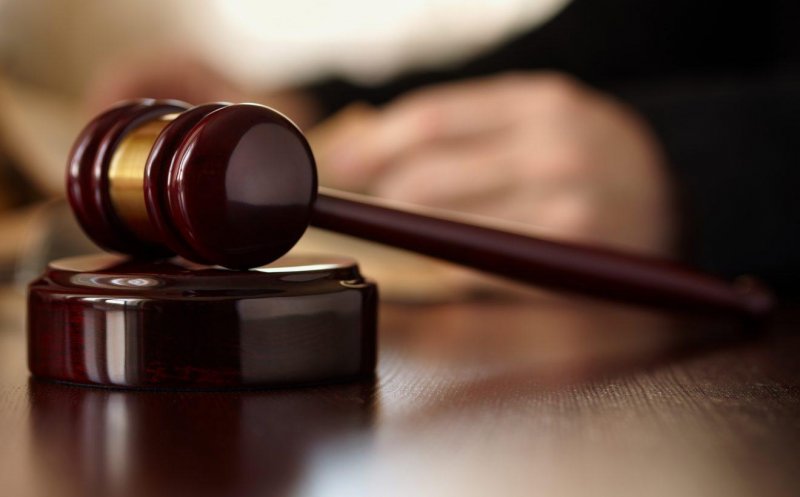 CCR a admis sesizările ÎCCJ şi PNL asupra Legii privind executarea alternativă, la domiciliu, a pedepselor