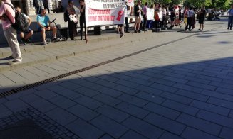 Decizia Curții Constituționale a scos clujenii în stradă: ”CCR, sluga roșie”