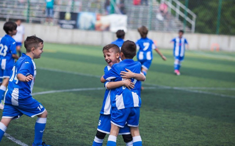 Fotbal pentru Centenar: peste 300 de meciuri în 3 zile. Marea unire a 1.000 de copii :)