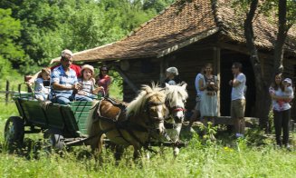 Mii de oameni au dat năvală în castelele Transilvaniei. Gilăul își schimbă fața cu 20 de milioane