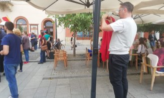 Protest împotrica deciziei CCR de revocare a șefei DNA. Flashmob inedit la ”Stâlpii împușcați”