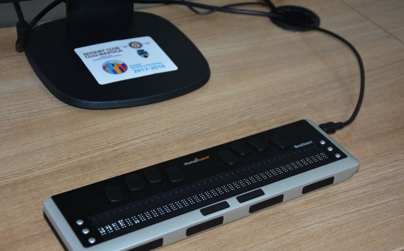 Cum arată noul laboratorul de informatică al Liceului Special pentru Deficienţi de Vedere Cluj