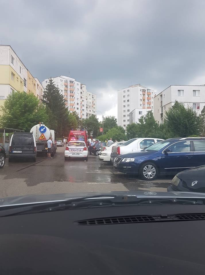 Copil de 9 ani, accidentat de mașina gunoierilor