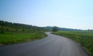 Lucrările de asfaltare pe limita cu judeţul Mureş, finalizate