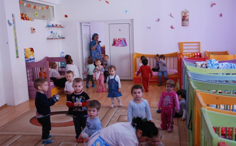 Aveți copii mici? Numărul locurilor în creșe se mărește în 2018