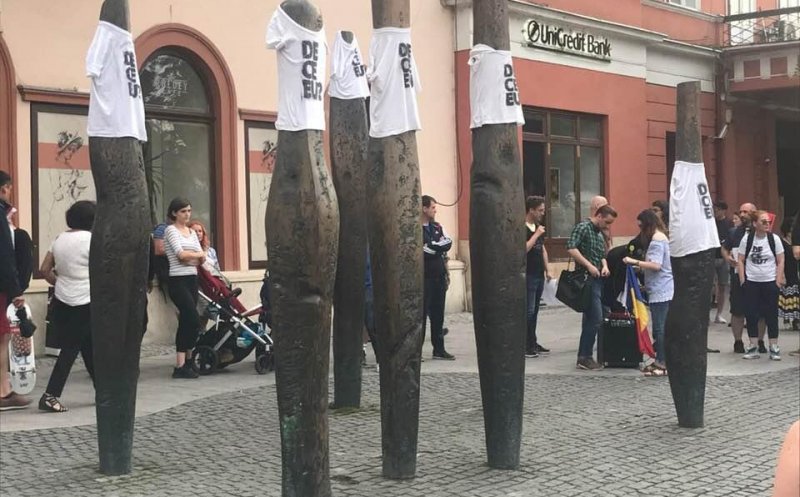 Flashmob - Protest la”Stâlpii împușcați” din Cluj . ”Ajunge! Ne apărăm Libertatea şi Justiția”