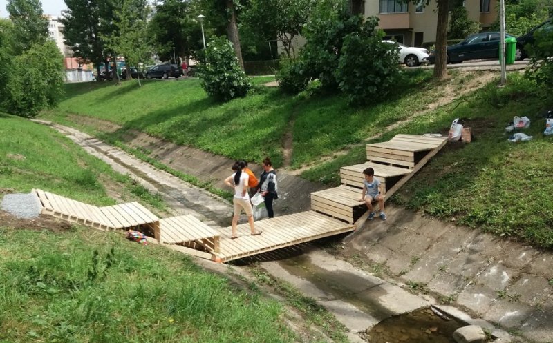 Mobilier urban pentru „Pârâul nostru de La Terenuri”
