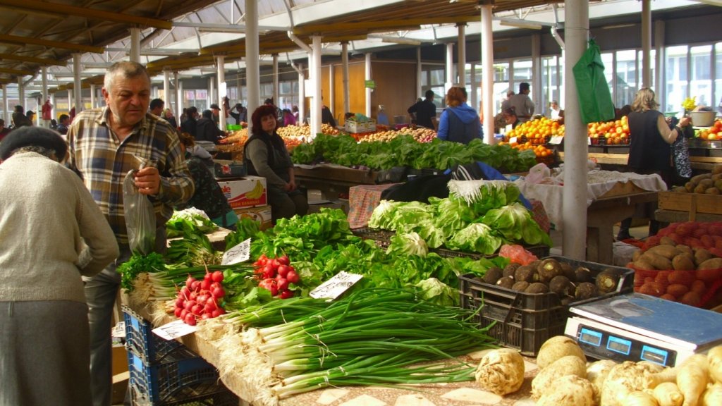 De ce nu ajung trufandalele românești în magazine? Tot piața-i baza: producătorii vând puțin, la prețuri mari