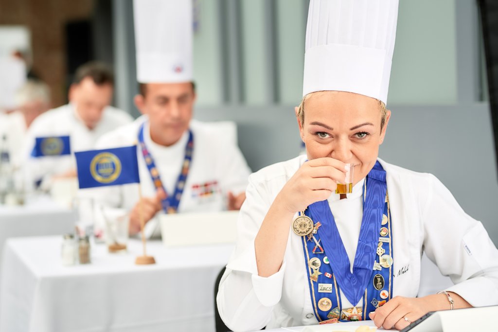 Uleiul de dovleac produs la Mihai Viteazu a luat două stele la Bruxelles.  Carmangeria Moldovan, două produse premiate