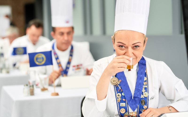 Uleiul de dovleac produs la Mihai Viteazu a luat două stele la Bruxelles.  Carmangeria Moldovan, două produse premiate