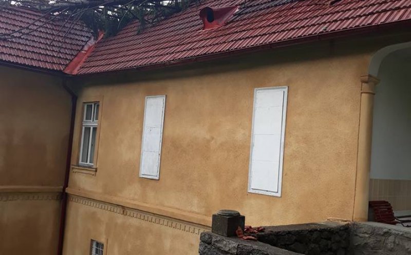 Muzeul „Octavian Goga” din Ciucea, afectat de furtună