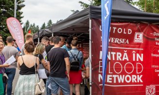 Bilete gratis la Untold și Neversea dacă donezi sânge. Studenţii vin în număr mare să doneze sânge în Parcul Herăstrău