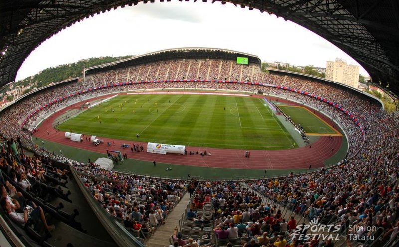 Spectacol pe Cluj Arena. Nume mari ale fotbalului mondial au făcut show în fața a 25.000 de spectatori