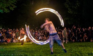 Festivalul luminii. Mii de lumânări aprinse pe aleile din Parcul Central din Cluj