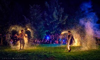 Festivalul luminii. Mii de lumânări aprinse pe aleile din Parcul Central din Cluj