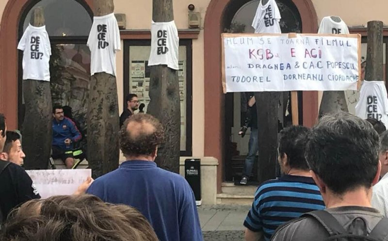 Clujenii sunt chemaţi în stradă: "Coaliția de guvernare pregătește suspendarea Președintelui"
