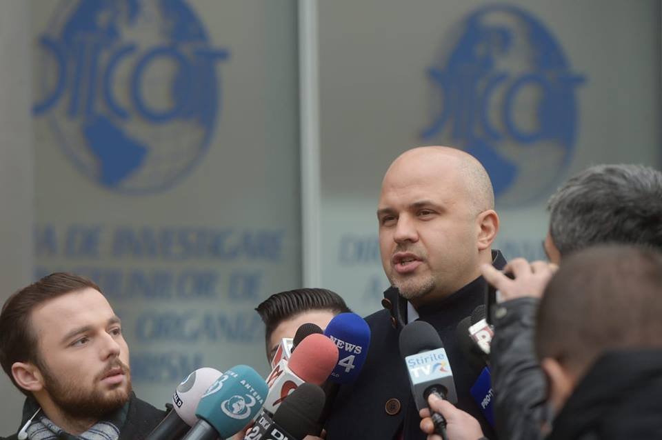 În scandalul de la Liceul pentru Deficienţi de Auz din Judeţul Cluj se implică şi deputatul Emanuel Ungureanu
