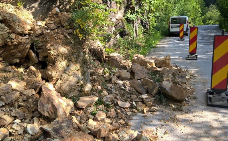 Bolovani căzuţi pe drumul Gilău - Mărişel