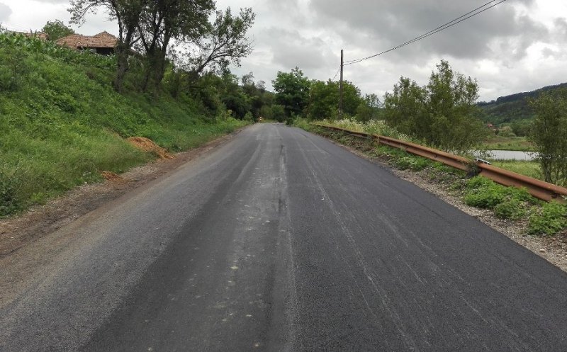 Lucrări de asfaltare pe drumul Fizeșu Gherlii – Sântioana - Ţaga
