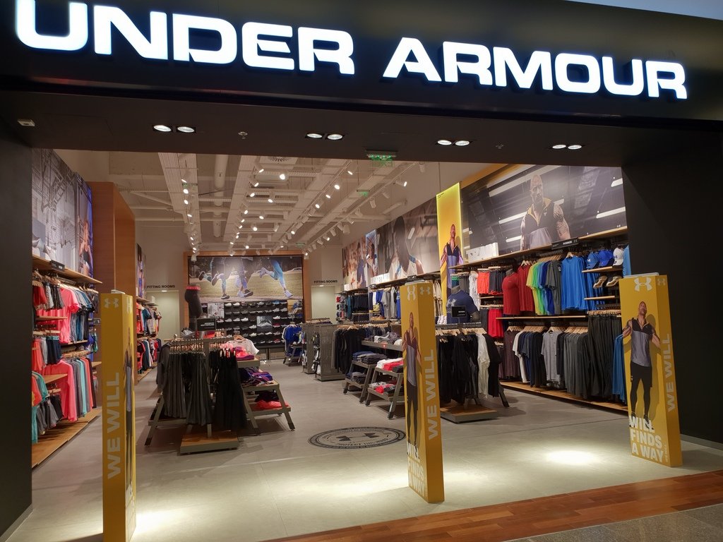 Ziua de Cluj | Brandul american de articole sportive Under Armour deschide  primul magazin din afara capitalei în Iulius Mall Cluj