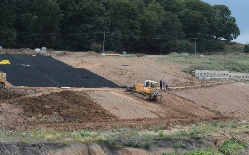 A fost semnat contractul pentru lucrările de stabilizare a Dealului Hoia. Costă 27 milioane lei