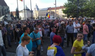 O nouă zi de proteste în centrul Clujului: ”Viitor european, nu ca în Teleorman”