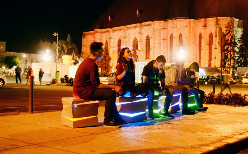 Proiecții pe Casa Matei Corvin și picnic în Piața Unirii în noaptea albă a culturii