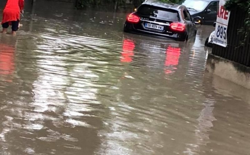 După fiecare furtună, pe străzile din Cluj se circulă cu barca. Ce soluţii are Primăria