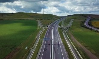 Noi imagini din dronă cu un lot al autostrăii Sebeş - Turda ce aşteaptă să preia traficul de peste jumătate de an! "Cât timp își vor mai risca vi