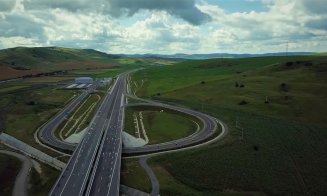 Noi imagini din dronă cu un lot al autostrăii Sebeş - Turda ce aşteaptă să preia traficul de peste jumătate de an! "Cât timp își vor mai risca vi