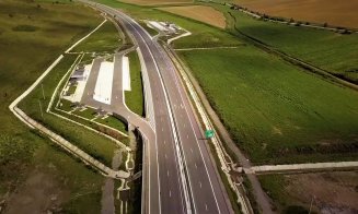 Noi imagini din dronă cu un lot al autostrăii Sebeş - Turda ce aşteaptă să preia traficul de peste jumătate de an! "Cât timp își vor mai risca vi