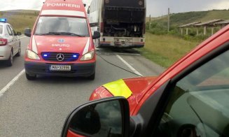 Un autocar a luat foc pe centura Clujului