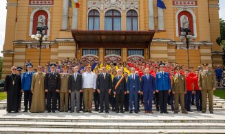 Elicoptere militare şi MIG 21 Lancer survolează Clujul