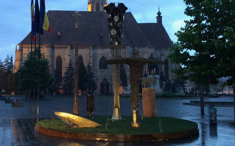 Noi sculpturi în Piaţa Unirii din Cluj. Vor fi expuse la biserica Universității Cambridge