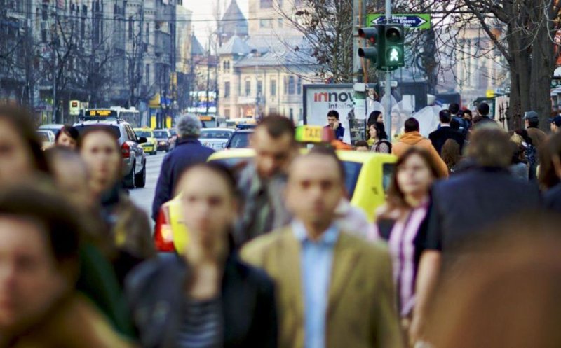 În cine au încredere românii/ Câţi dintre români vor schimbarea Guvernului