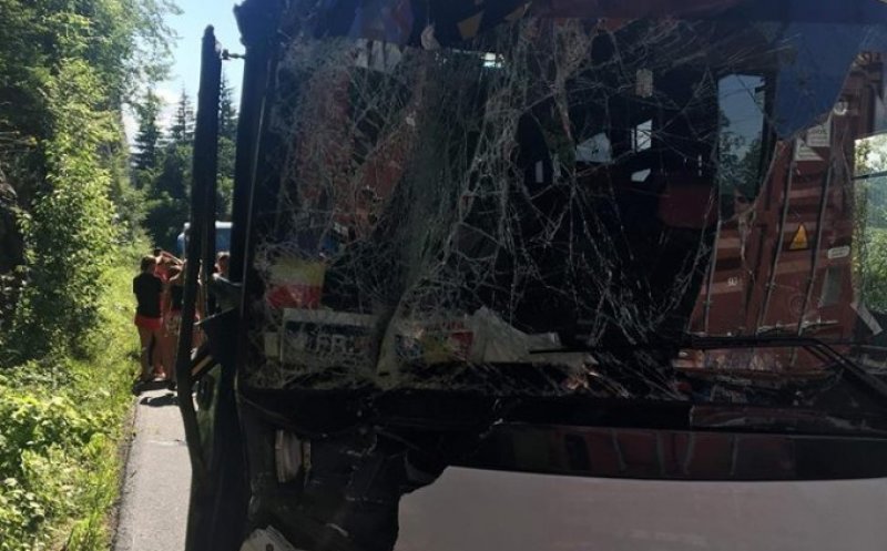 Un autocar cu sportivi români, implicat într-un accident în Muntenegru