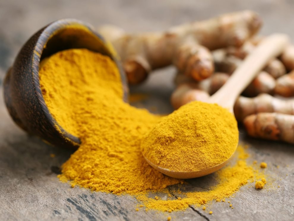 Turmericul – condimentul de bază al mâncărurilor din India, are și numeroase beneficii pentru sănătate