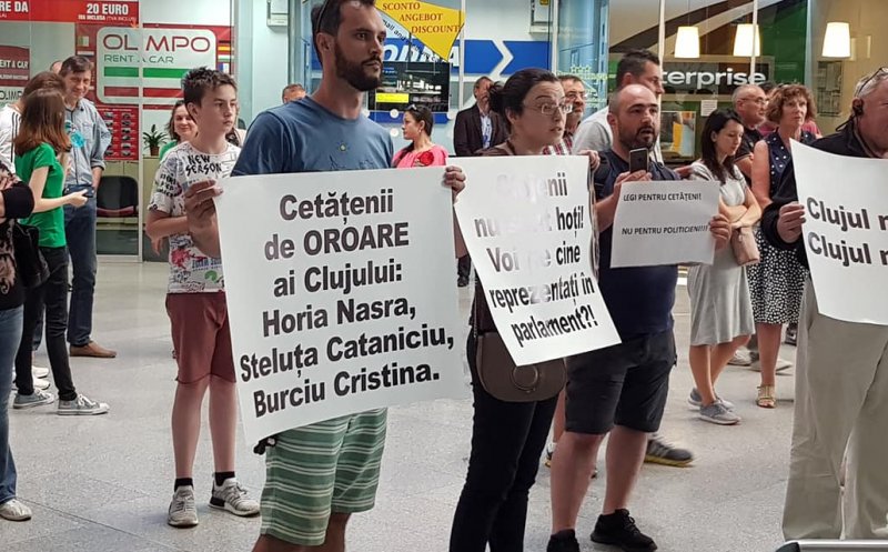 Deputați clujeni, așteptați la aeroport. ”Imaginea cu cei trei înghesuiți lângă un WC nu o voi uita repede”