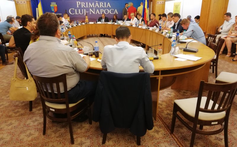 Cinci rectori, cetățeni de onoare. De ce așteaptă al șaselea