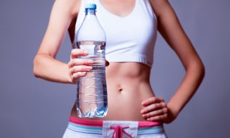 Slăbeşte cu…apă! Poți să ai parte de plăceri culinare și chiar poți consuma alcool