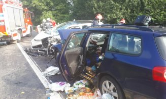 Accident grav la Hunedoara: Şapte persoane, între care doi copii, rănite | FOTO