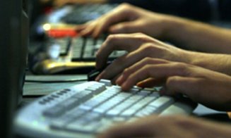 Nouă din zece români cred că tehnologia le simplifică viaţa