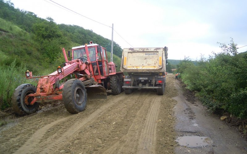 Lucrări de întreţinere pe drumul județean Dăbâca  – Panticeu