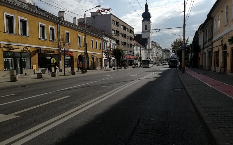 Se schimbă Bulevardul 21 Decembrie. Dispare o bandă auto, se câștigă două velo FOTO